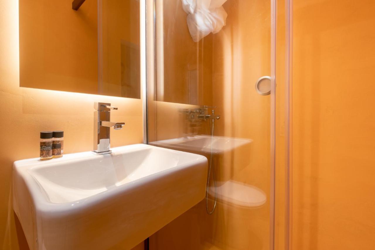Old Town Gem - Elegant Guilford Apartment Corfu  Ngoại thất bức ảnh